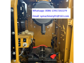 Escavadora de rastos Caterpillar 320D2L: foto 4