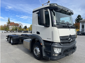 Caminhão chassi MERCEDES-BENZ Antos 25 40 | Standheizung | Klima | Liftachse: foto 2 Caminhão chassi MERCEDES-BENZ Antos 25 40 | Standheizung | Klima | Liftachse: foto 2