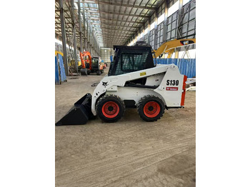 Mini carregadeira BOBCAT S130