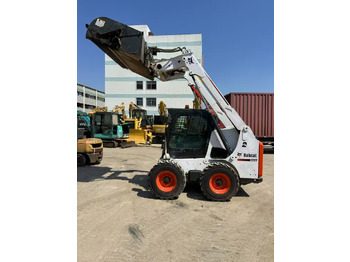Mini carregadeira BOBCAT