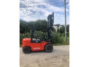 Empilhadeira a diesel HELI