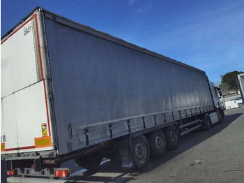 Semi-reboque de lona