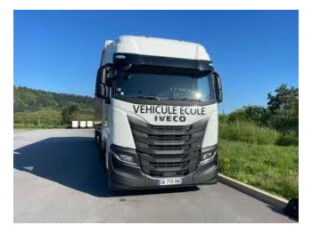 Tractor IVECO S-WAY