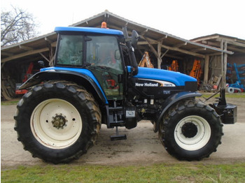 Trator NEW HOLLAND TM