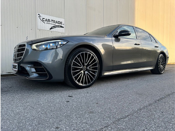 Sedã MERCEDES-BENZ