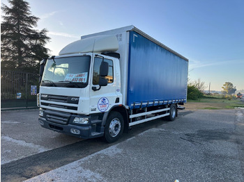 Caminhão com lona DAF CF 75 310