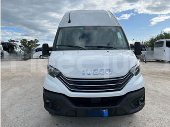 Micro-ônibus IVECO Daily