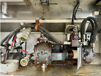 Caminhão tanque para transporte de leite MAN TGS 35.480 8X4-2 TRIDEM Wasser-Tank: foto 4 Caminhão tanque para transporte de leite MAN TGS 35.480 8X4-2 TRIDEM Wasser-Tank: foto 4