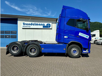 Tractor VOLVO FH16 750