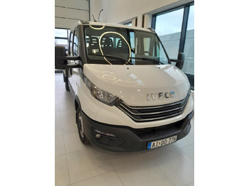 Furgão caixa aberta IVECO Daily