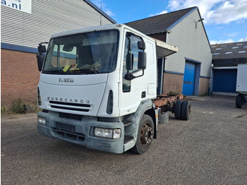 Caminhão chassi IVECO EuroCargo