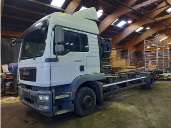 Caminhão transportador de contêineres/ Caixa móvel MAN TGM 15.290