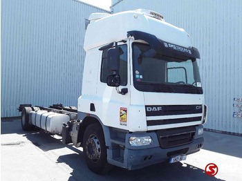 Caminhão chassi DAF CF 75 310