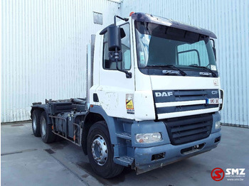 Caminhão transportador de contêineres/ Caixa móvel DAF CF 85 340