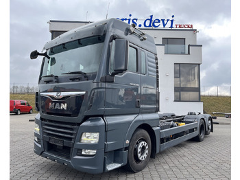 Caminhão MAN TGX 26.500