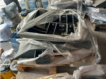Equipamento de Máquina de construção nuevo Komatsu PW158-11 MUDGUARDS: foto 2