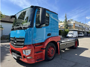 Tractor MERCEDES-BENZ Actros 1843