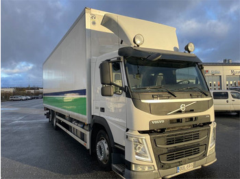 Caminhão isotérmico Volvo FM 330: foto 2