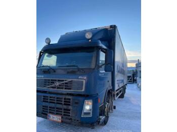 Caminhão furgão Volvo FM: foto 1