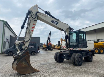 Escavadeira de rodas CATERPILLAR M318D