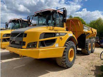Caminhão articulado VOLVO A25G