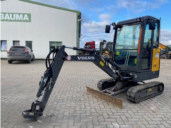 Mini escavadeira VOLVO EC18E