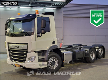 Caminhão chassi DAF CF