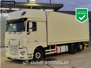 Caminhão furgão DAF XF 460