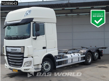 Caminhão transportador de contêineres/ Caixa móvel DAF XF 480