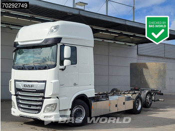 Caminhão chassi DAF XF 530