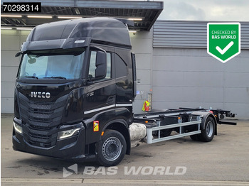 Caminhão transportador de contêineres/ Caixa móvel IVECO S-WAY