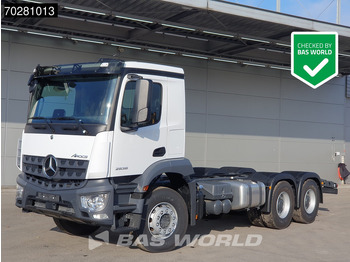 Caminhão chassi MERCEDES-BENZ Arocs 2636