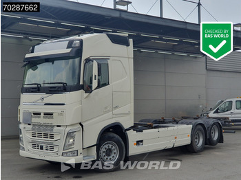 Caminhão transportador de contêineres/ Caixa móvel VOLVO FH 500