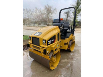 Compactador de asfalto CATERPILLAR