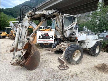 Escavadeira de rodas Mecalac 8CXI: foto 2 Escavadeira de rodas Mecalac 8CXI: foto 2