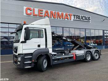 Caminhão com sistema de cabo MAN TGS 26.400