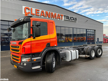 Caminhão chassi SCANIA P 280