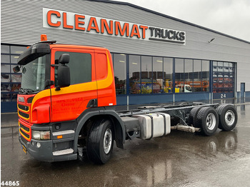 Caminhão chassi SCANIA P 280