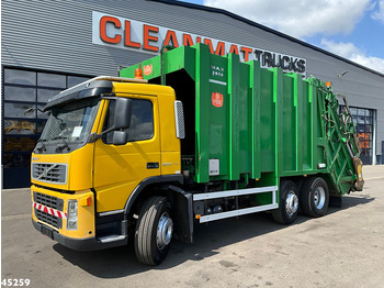 Caminhão de lixo VOLVO FM 300