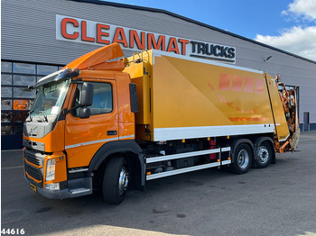 Caminhão de lixo VOLVO FM 330