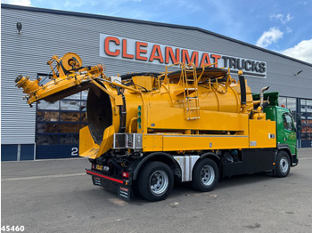 Caminhão limpa fossa VOLVO FMX 420