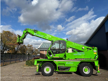 Empilhador telescópico MERLO