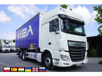Caminhão com lona DAF XF 480