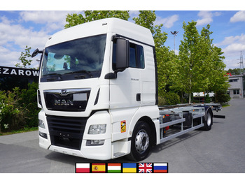 Caminhão transportador de contêineres/ Caixa móvel MAN