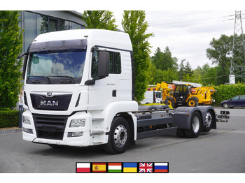 Caminhão chassi MAN TGS 26.420