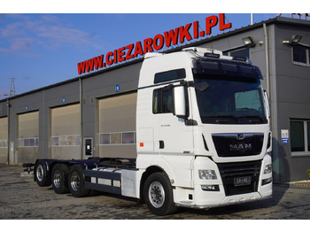 Caminhão chassi MAN TGX 35.580