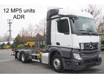 Caminhão transportador de contêineres/ Caixa móvel MERCEDES-BENZ Actros 2545