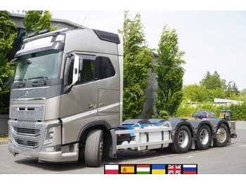 Caminhão chassi VOLVO FH16 750