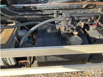 Caminhão polibenne, Caminhão grua 2001 Iveco 380EH 6x4 with Crane Rollback Truck: foto 5