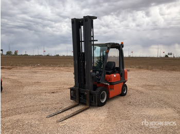 Empilhadeira a diesel NISSAN